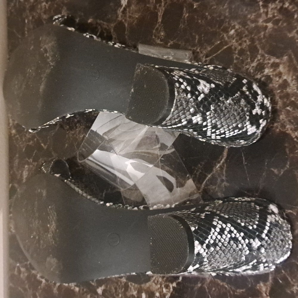 Shoes - Picture 4 of 5